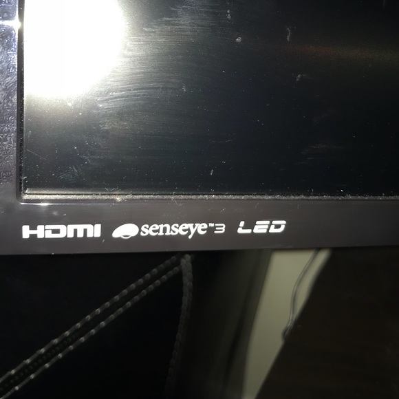 Monitor & Keyboard - Picture 3 of 6